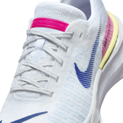 Tenis de correr en pavimento para mujer Nike Invincible 3