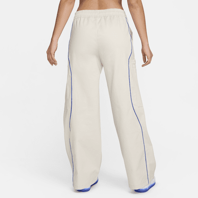 Nike Sportswear Pantalón de tejido Woven y talle alto - Mujer