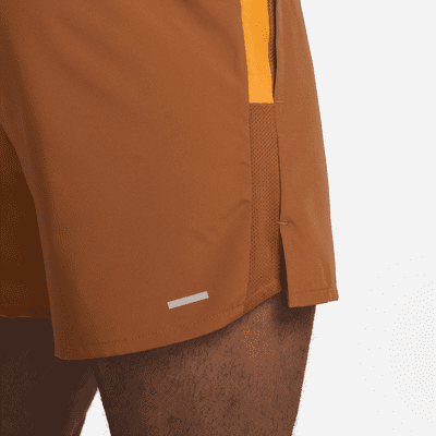 Nike Dri-FIT Run Division Challenger Hardloopshorts met binnenbroek voor heren (13 cm)