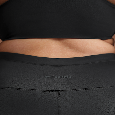 Shorts de tiro medio de 5 cm con cordón de ajuste para mujer NikeSKIMS Shine
