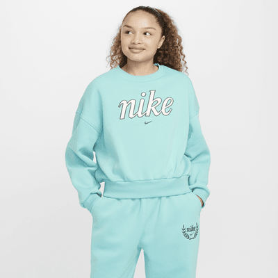 Nike Sportswear Club Fleece-Sweatshirt mit Rundhalsausschnitt für Mädchen mit kastiger Passform