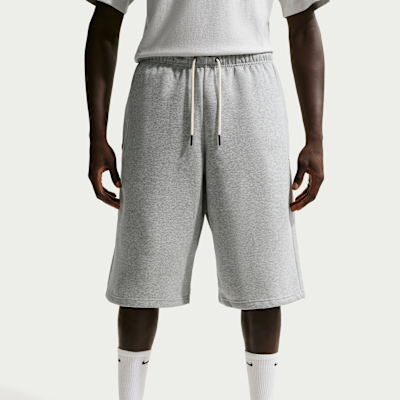 Nike Standard Issue Men's Therma-FIT 14" Fleece Basketball Shorts