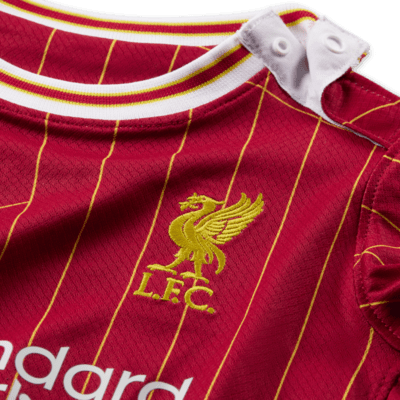 Liverpool FC 2024/25 Stadium Home Nike Football Replica-sæt i tre dele til babyer/småbørn