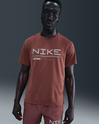 Мужские шорты Nike Miler Winterized Short-Sleeve Top для бега