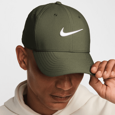 Gorra Swoosh estructurada Nike Dri-FIT Club