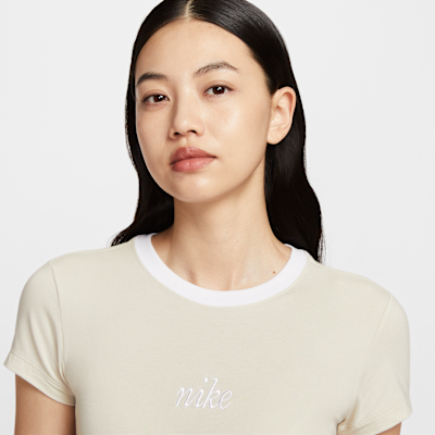 Nike Sportswear Chill Knit 女款合身短版 T 恤