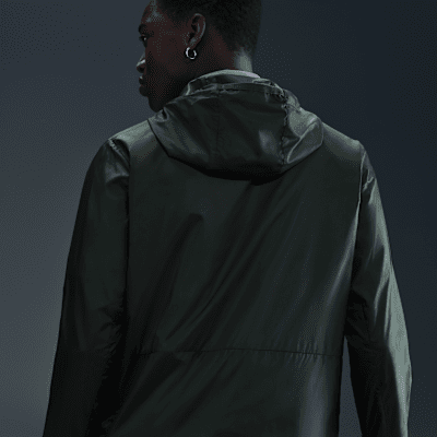 Chelsea FC Academy Pro Chaqueta para la lluvia de fútbol con capucha Nike - Hombre