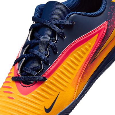 รองเท้าฟุตบอลเด็กโตสําหรับสนามในร่ม/คอร์ท Nike Jr. Phantom 6 Low Club "Erling Haaland"