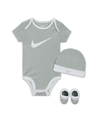 Детские ботинки Nike Baby (0-6M) Bodysuit, Hat and Booties Box Set