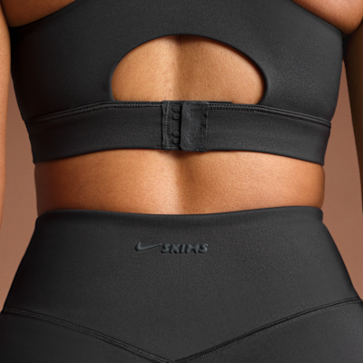 Shorts de tiro alto de 8 cm para mujer NikeSKIMS Matte