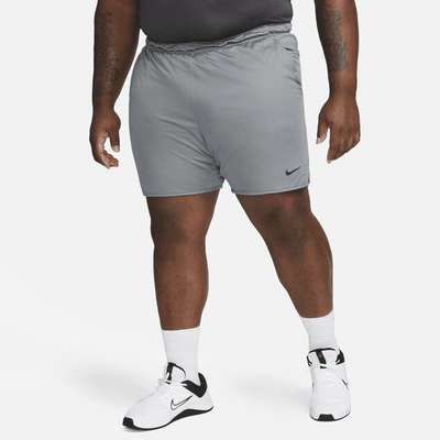 Shorts versátiles sin forro Dri-FIT de 18 cm para hombre Nike Totality