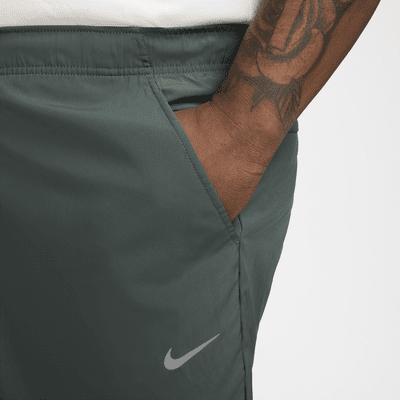 Pants Dri-FIT entallados versátiles para hombre Nike Form