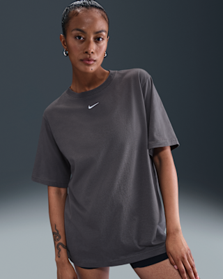 Женская футболка Nike Sportswear Essential