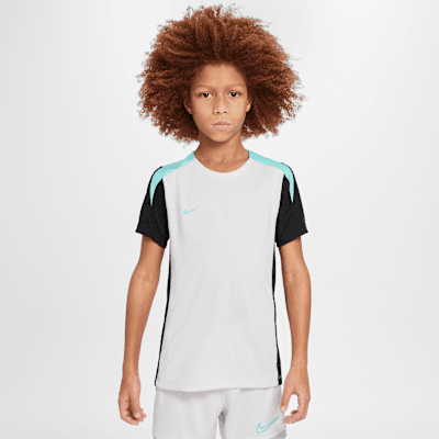 Nike Dri-FIT Strike Older Kids' Short-Sleeve Football Top