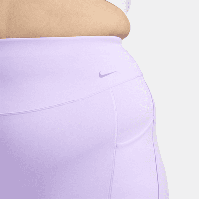 Shorts de ciclismo de 20 cm de tiro alto de media sujeción para mujer Nike Universa con bolsillos (talla grande)