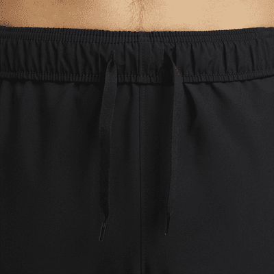Nike Form Men's Dri-FIT Tapered Versatile Trousers. Nike SK