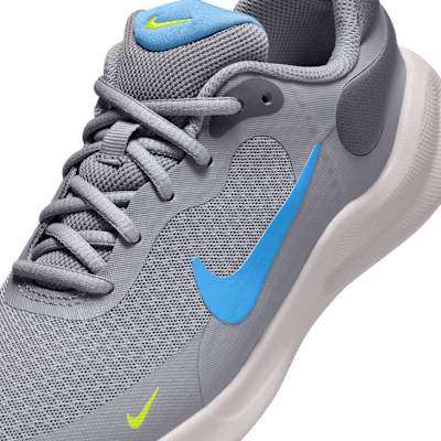 Tenis de correr en pavimento para niños grandes Nike Revolution 7