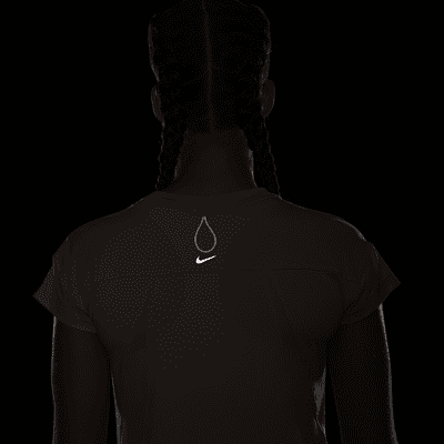 เสื้อวิ่งแขนสั้นผู้หญิง Nike Dri-FIT Run Division