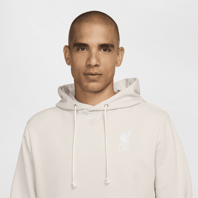 Liverpool FC Standard Issue 男款 Nike Dri-FIT 足球套頭連帽上衣