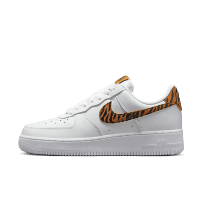 รองเท้าผู้หญิง Nike Air Force 1 '07