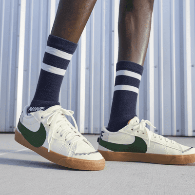 nike blazer low 77 on feet