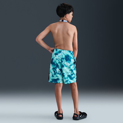 Traje de baño tipo shorts cargo con forro interior de 18 cm Nike Swim Voyage para niños talla grande