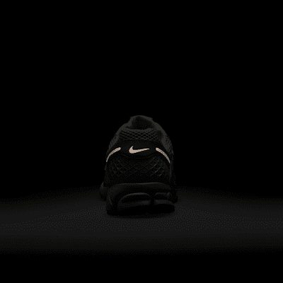 Nike Zoom Vomero 5 SE Men's Shoes. Nike HR