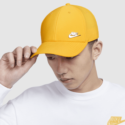 Nike Dri-FIT Club Structured Metal Logo Cap