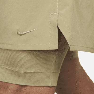 Shorts versátiles Dri-FIT de 18 cm 2 en 1 para hombre Nike Unlimited