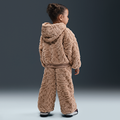 Conjunto de sudadera con gorro sin cierre y pants infantil Nike Cozy