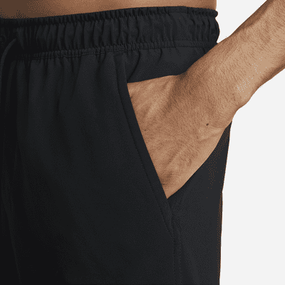 Shorts versátiles sin forro Dri-FIT de 13 cm para hombre Nike Unlimited