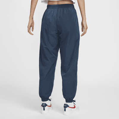 Nike Sportswear Essential Women's Mid-Rise Oversized Woven Joggers