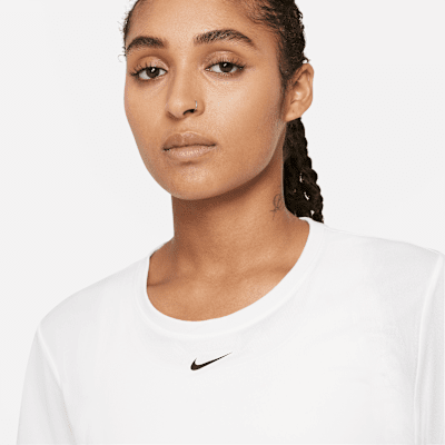 Playera de manga corta y ajuste estándar para mujer Nike Dri-FIT One