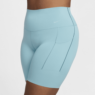 Shorts de ciclismo con bolsillos de 20 cm de tiro alto y media sujeción para mujer Nike Universa