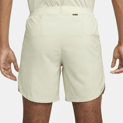 Shorts de correr Dri-FIT de 18 cm con forro de ropa interior para hombre Nike Stride