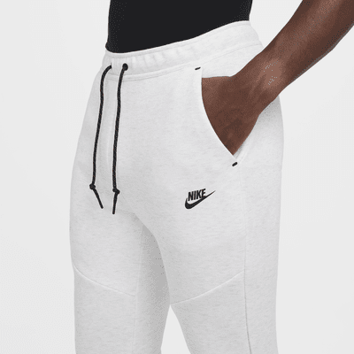 Joggers de tejido Fleece para hombre Nike Tech