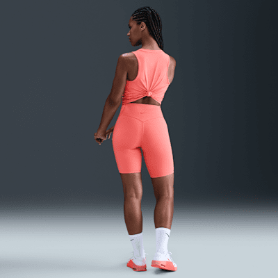 Shorts de ciclismo con bolsillos de 20 cm de tiro alto y media sujeción para mujer Nike Universa