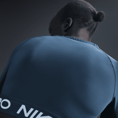 Kort Nike Pro Dri-FIT-top med lange ærmer til kvinder