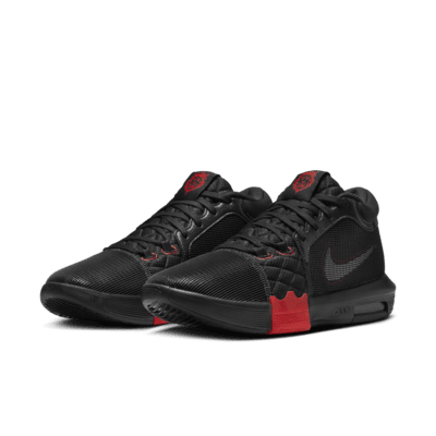 Buty do koszykówki LeBron Witness 8