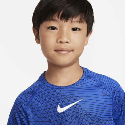 Playera de manga corta para niño talla grande Nike Pro Dri-FIT. Nike.com