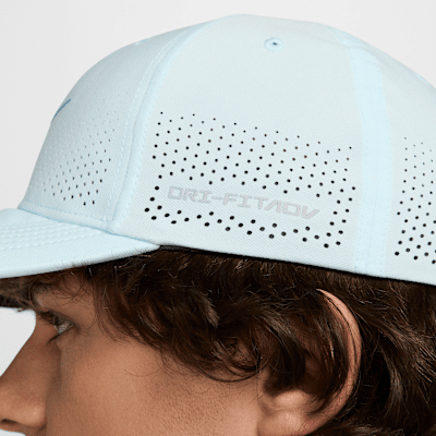 Gorra SwooshFlex estructurada Nike Dri-FIT ADV Rise