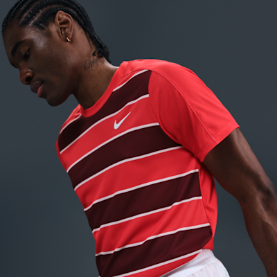 Playera de tenis para hombre Dri-FIT ADV NikeCourt Slam