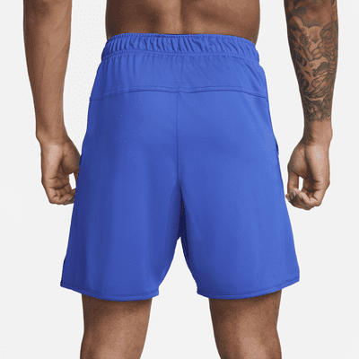 Shorts versátiles sin forro Dri-FIT de 18 cm para hombre Nike Totality