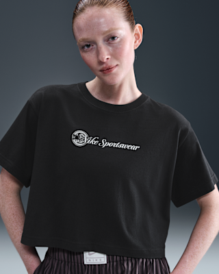 Nike Sportswear Club Women's Loose Cropped T-Shirt