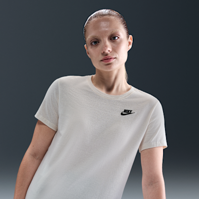 Nike Sportswear Club Essentials