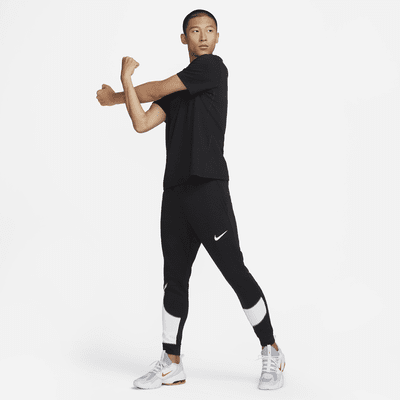 Nike Dri-FIT Men's Tapered Fitness Trousers