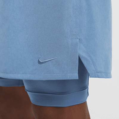 Shorts versátiles Dri-FIT de 18 cm 2 en 1 para hombre Nike Unlimited