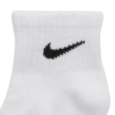 Conjunto de calcetines antideslizantes para bebé Nike Core Swoosh (3 pares)