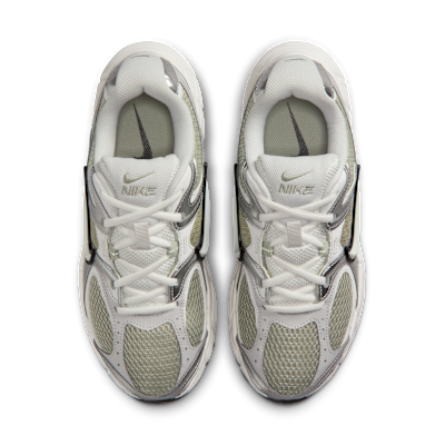 Nike V5 RNR Women's Shoes with Reflective Design Accents