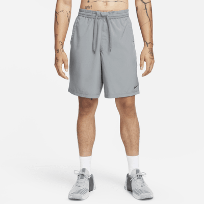 Shorts versátiles Dri-FIT de 23 cm sin forro para hombre Nike Form